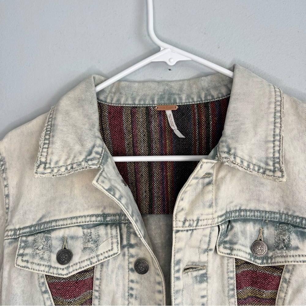 Free People Womens Baja Jean Jacket Trash White Wash Denim Sz 6 Distressed - Picture 4 of 16